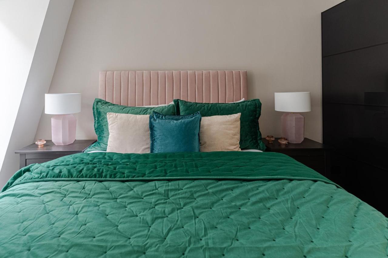 Explore The Most Exquisite West-End From A Harrods Family And Couple Home Лондон Екстер'єр фото