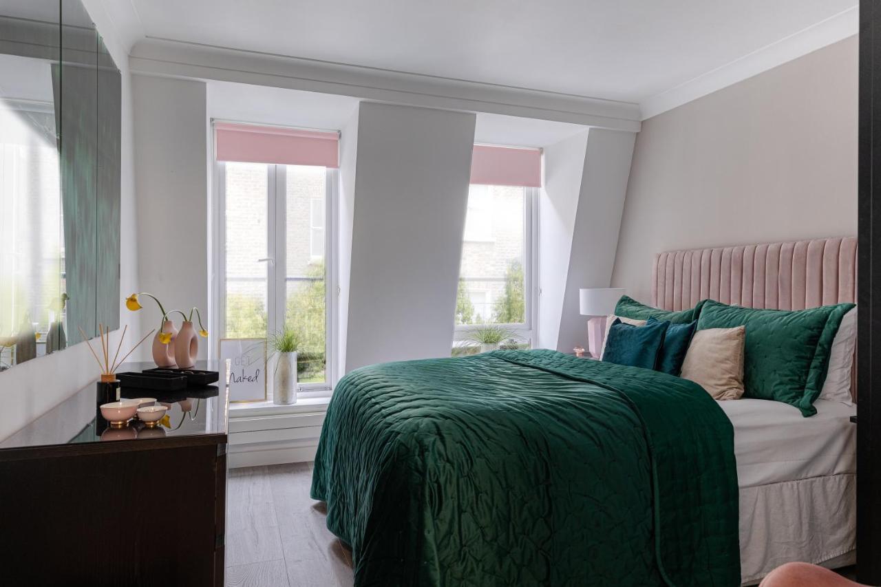 Explore The Most Exquisite West-End From A Harrods Family And Couple Home Лондон Екстер'єр фото